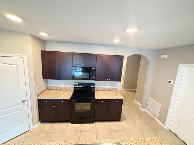 Building Photo - Fantastic 4 Bedroom, 2 Bathroom Home in New Smyrna Beach!!