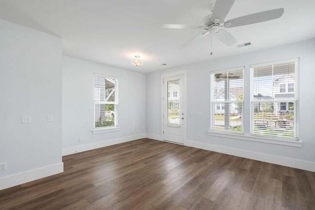 Building Photo - Charming 3 Bedroom in Midtown Nexton