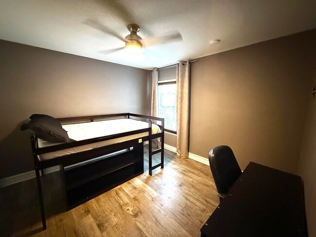 Building Photo - 1508 Crescent Hills Dr