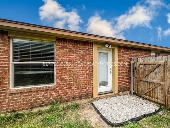 Building Photo - 10025 Iron Horse Trail