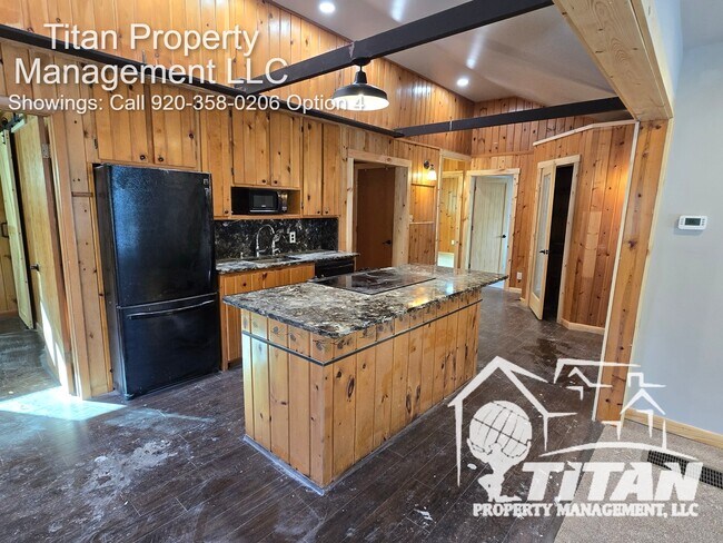 Building Photo - 387 13th Dr