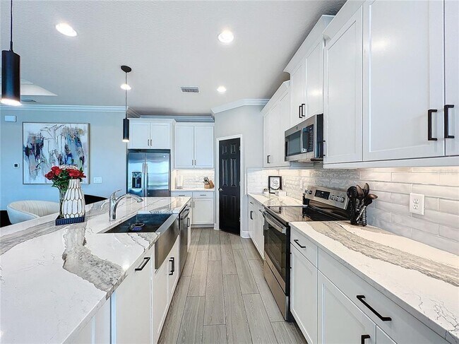 Building Photo - 5559 Trevesta Pl