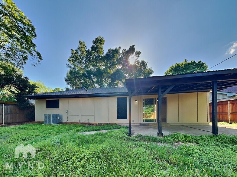 Building Photo - 901 Stonybrook Dr