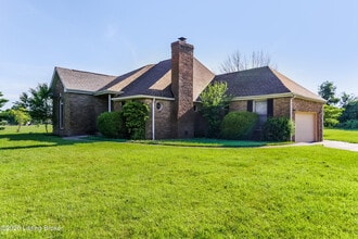 Building Photo - 300 Wava Dr