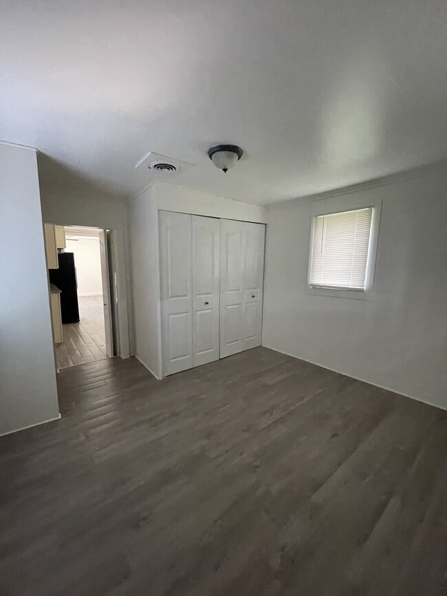 Building Photo - 2422 Stafford St