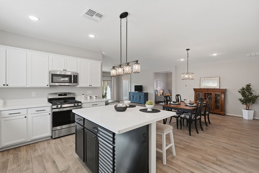 Building Photo - 3017 N Majestic Ct