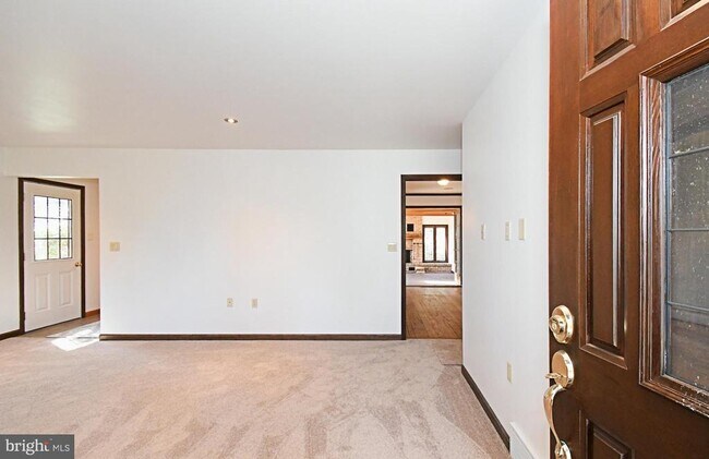 Building Photo - 306 Cedar Hill Rd