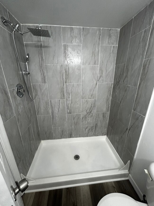 Building Photo - 16 Bogart Pl