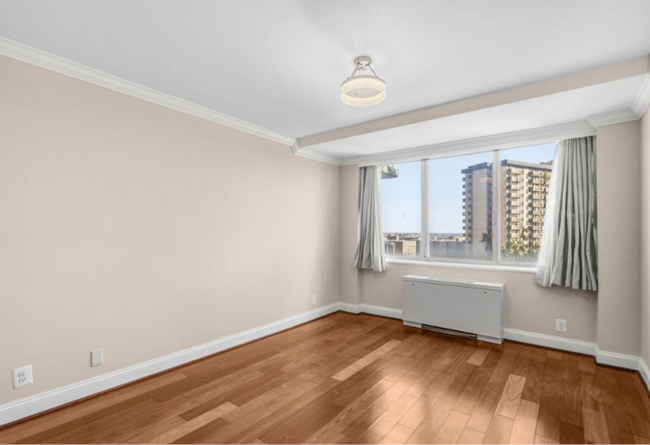 Building Photo - Modern 2BR/2.5BA Two-Level Condo in The Fountains