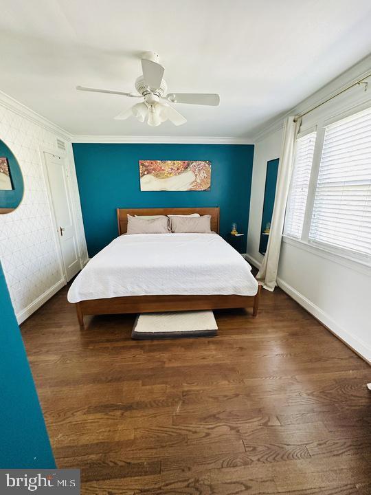 Building Photo - 1911 D St NE