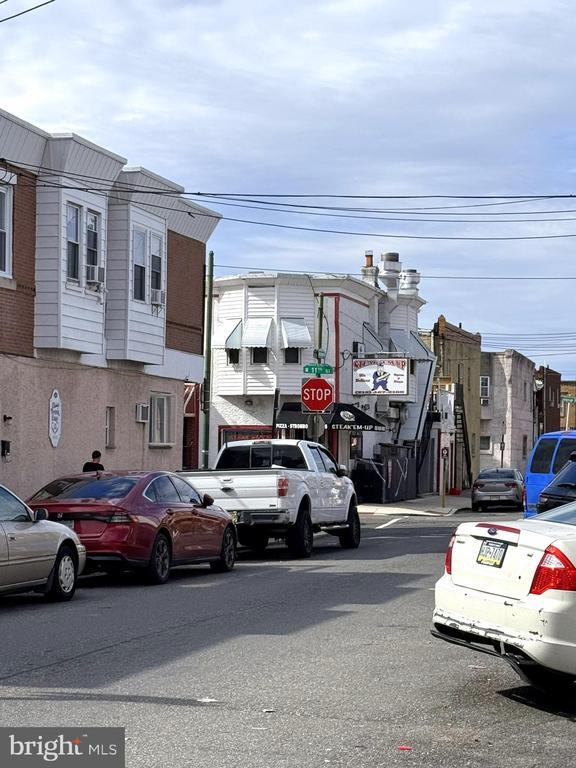 Building Photo - 2531 S Warnock St
