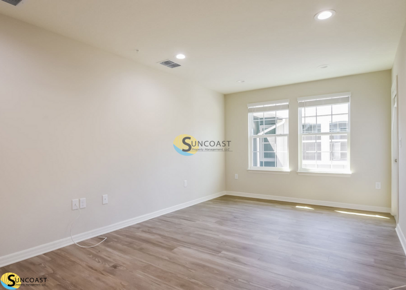 Building Photo - 3821 SW 43rd Ct