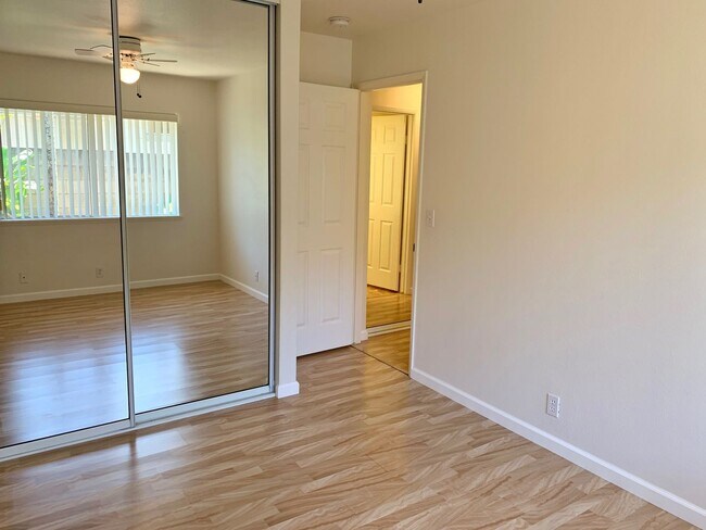 Building Photo - Beautiful SFH 4 bedroom, 2.5 bath, garage with large yard