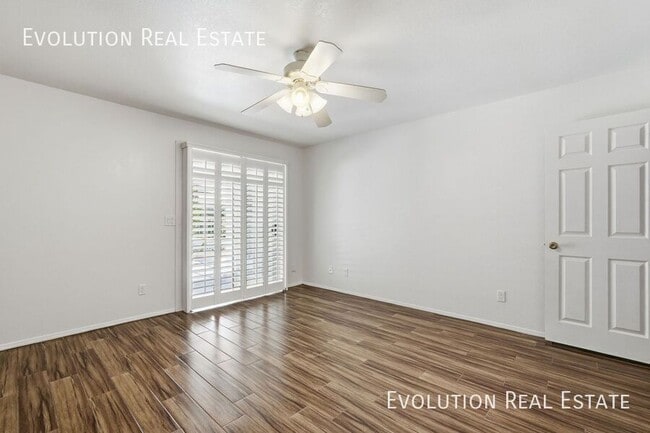 Building Photo - 2329 N Recker Rd