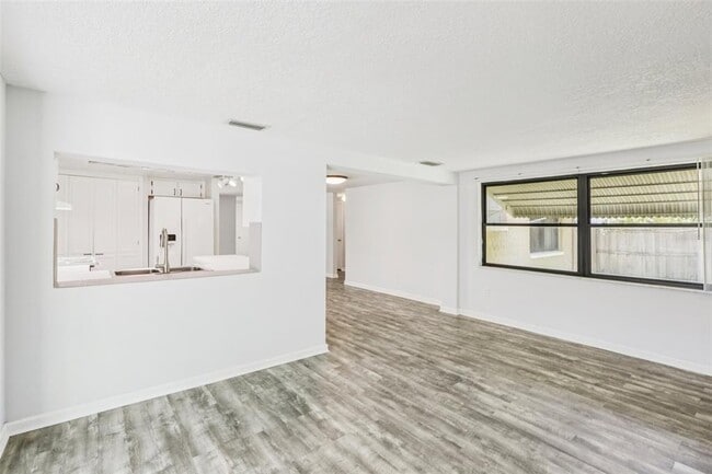 Building Photo - 4015 Litchfield Dr