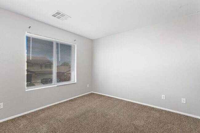 Building Photo - Large two story home in San Tan Heights!