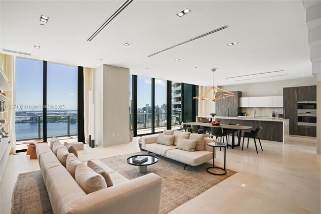 Building Photo - 650 NE 32nd St