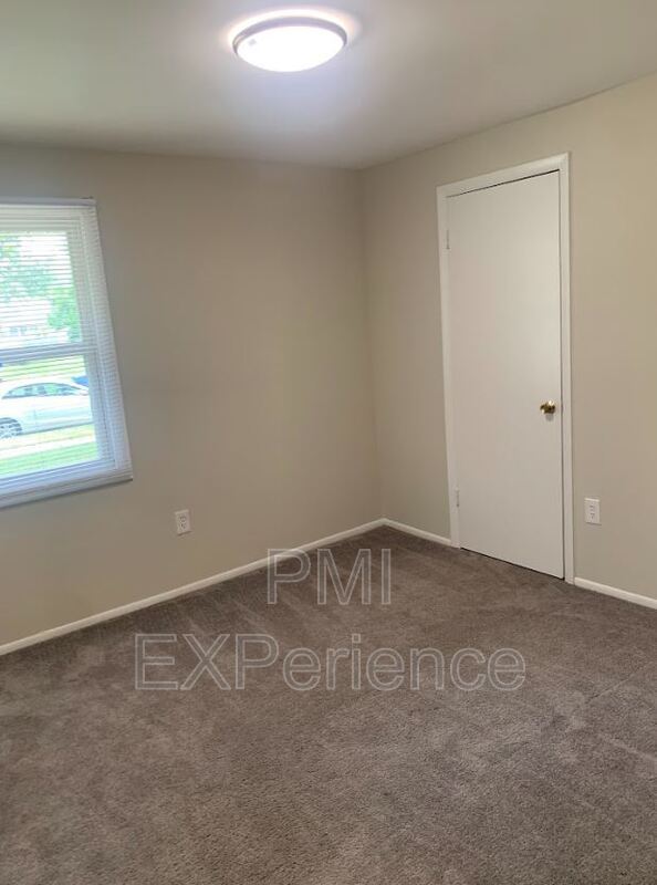 Building Photo - 5600 Daniel Cir