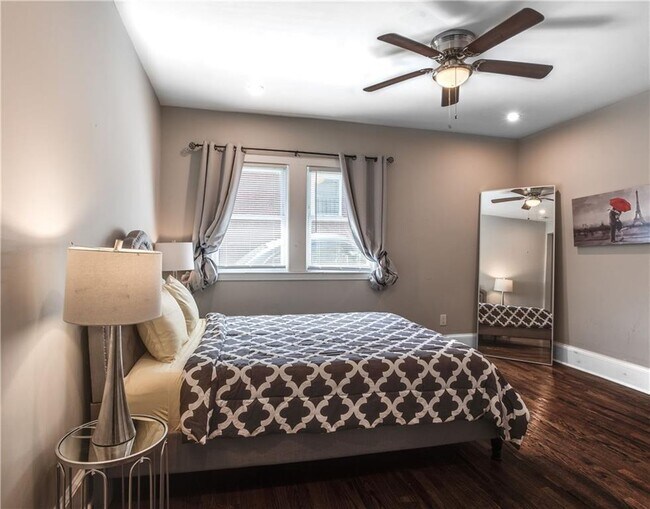 Building Photo - 1158 Donnelly Ave SW