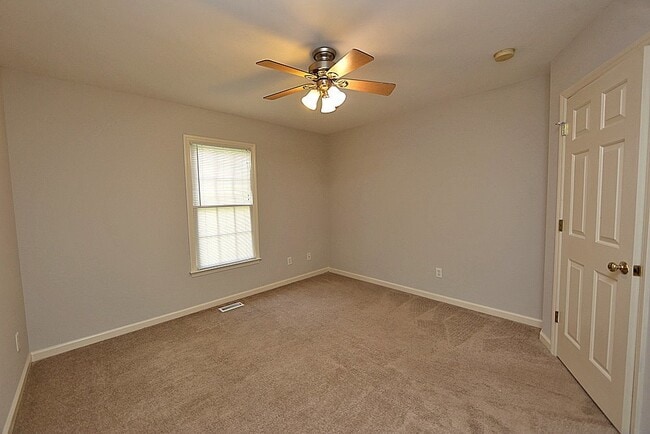 Building Photo - Ranch Home with Garage in Prime North Raleigh Location!