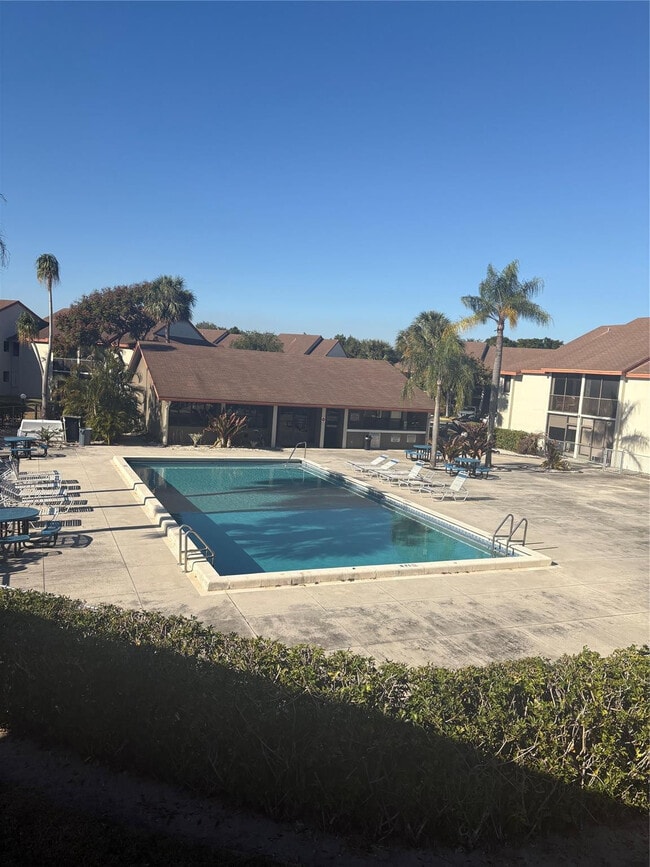 Building Photo - 5492 Courtyard Dr