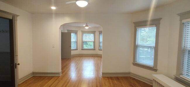 Building Photo - 443 Marengo Ave