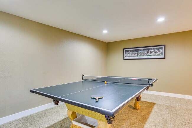 Building Photo - 9492 Sand Hill Pl