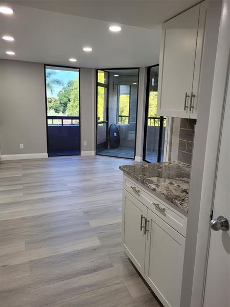 Building Photo - 4770 Fountains Dr S