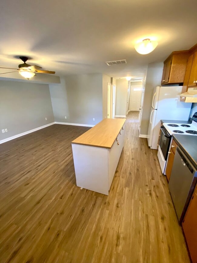 Building Photo - 6437 Village Woods Court