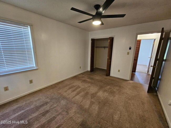Building Photo - 201 Vandergrift Dr