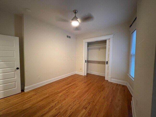 Building Photo - 815 Neil Ave