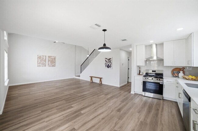 Building Photo - 1606 Rossport Bend