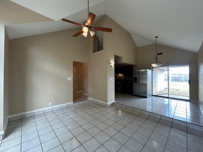 Building Photo - 8623 Oakridge Loop