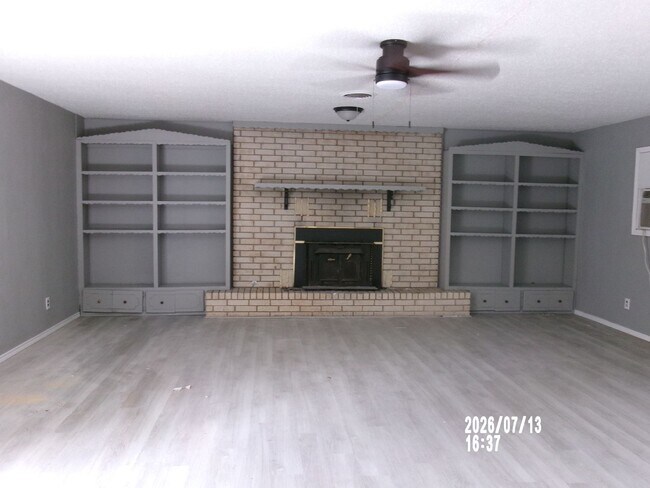 Building Photo - 1319 NW Carroll Dr