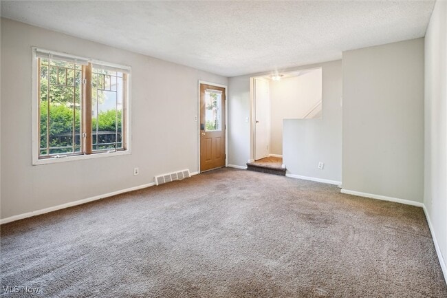 Building Photo - 1349 W 87th St