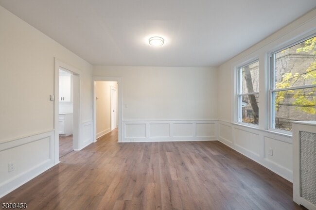 Building Photo - 160 Academy St