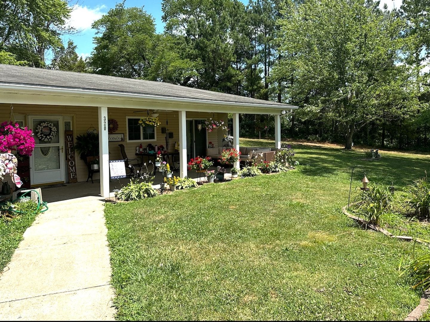 Building Photo - 320 Caraway Ln