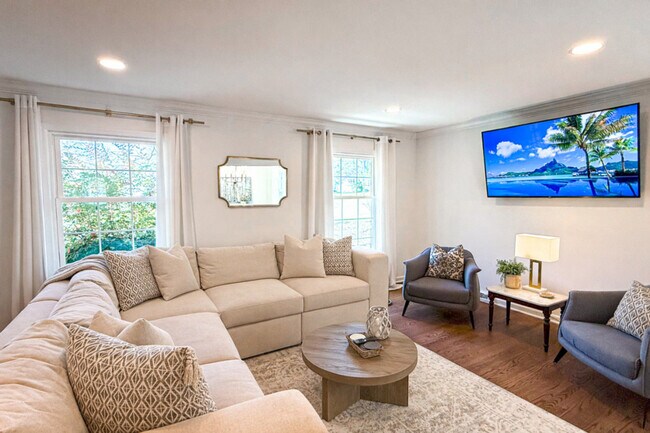 Building Photo - 7601 Bedfordshire Dr