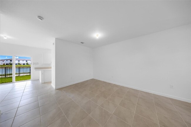 Building Photo - 2751 SE 25th Ave