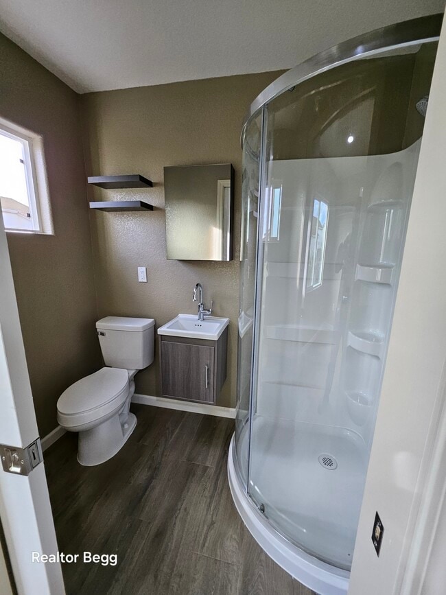 Building Photo - 2102 Black Rose Ln