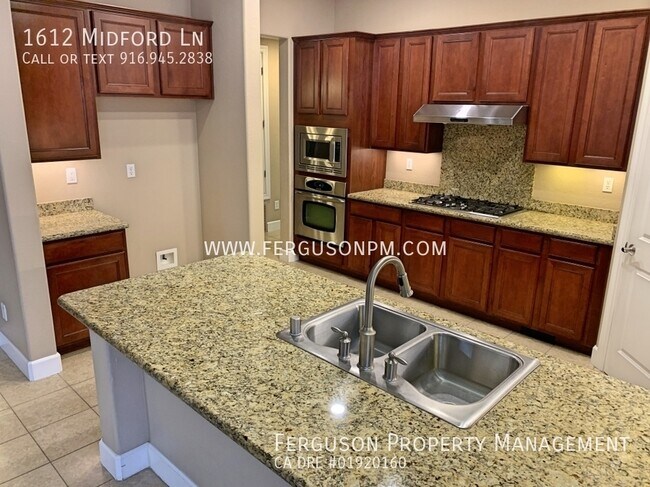 Building Photo - 1612 Midford Ln