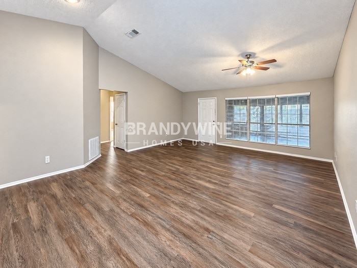 Building Photo - 2616 Harvest Moon Dr
