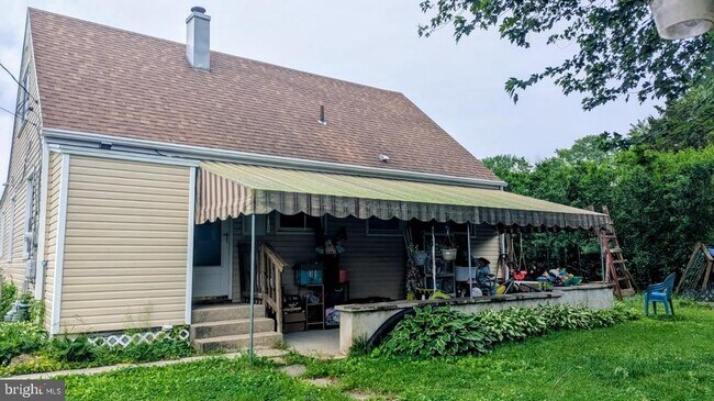 Building Photo - 101 Fairway Ct