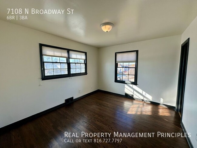 Building Photo - 7108 N Broadway