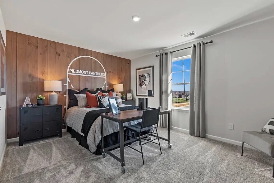 Building Photo - Room in House on Switchgrass Ct