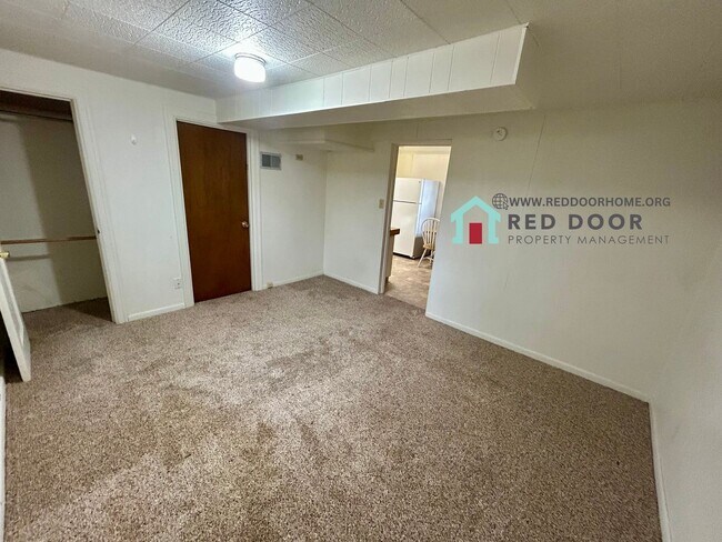 Building Photo - 1013 5th Ave N