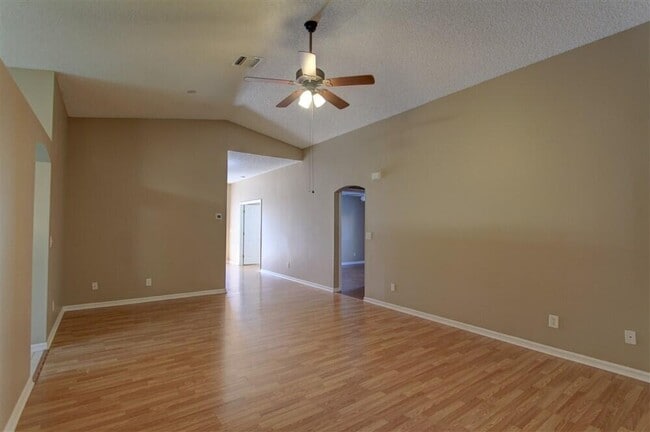 Building Photo - 2477 Deercroft Dr