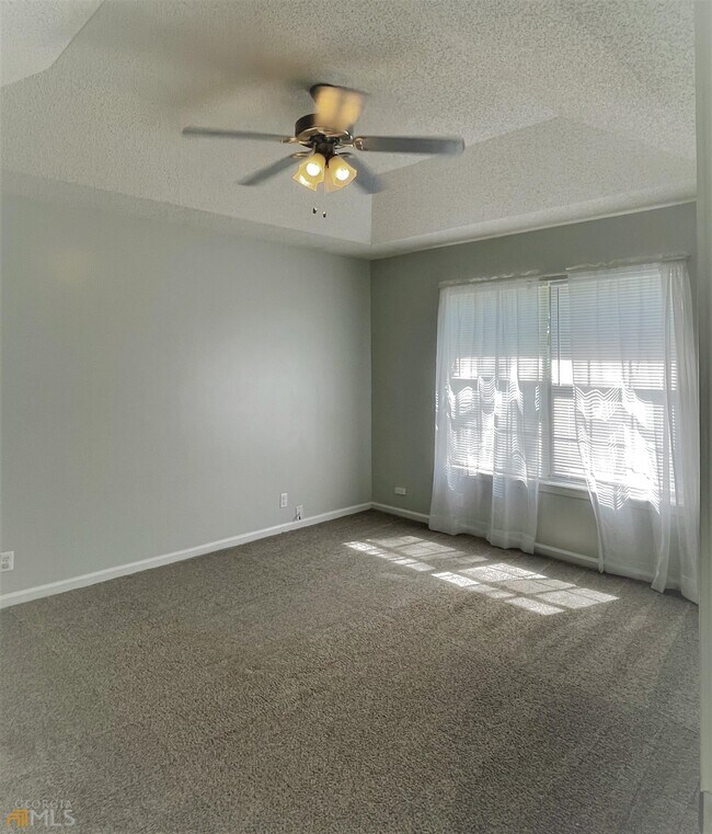 Building Photo - 304 McQueen Cir