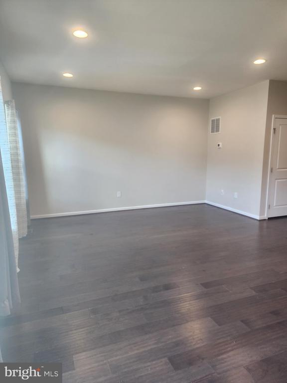 Building Photo - 439 Goodwick Dr
