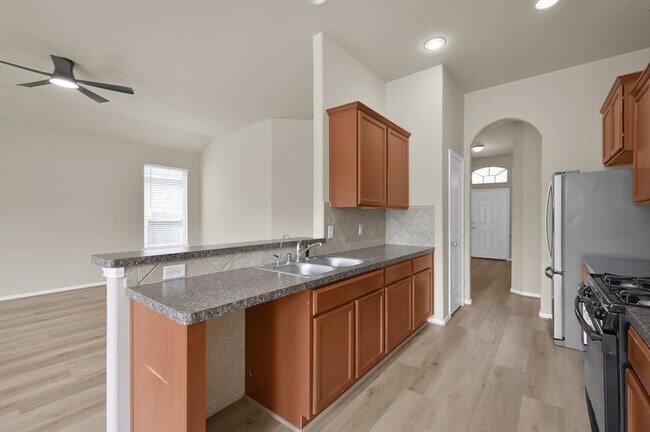 Building Photo - 9442 E Woodmark